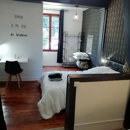 Le Kleber Au Choix Vue Sur Parc Ou Rue Simplicite D'acces, Charme Et Confort Garantis * Troyes