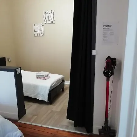 Le Kleber Au Choix Vue Sur Parc Ou Rue Simplicite D'acces, Charme Et Confort Garantis Lägenhet Troyes