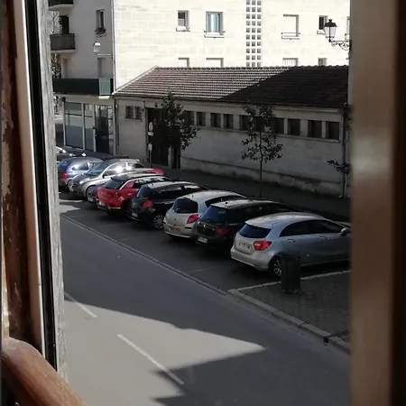 Le Kleber Au Choix Vue Sur Parc Ou Rue Simplicite D'acces, Charme Et Confort Garantis Troyes
