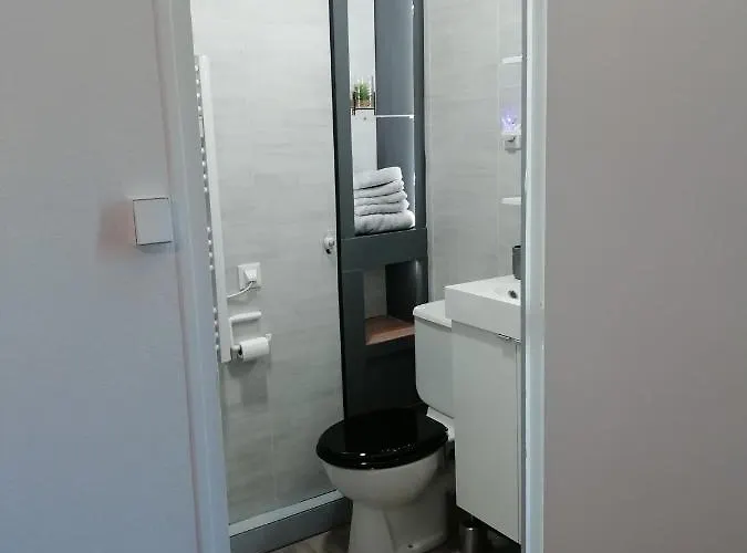 Le Kleber Au Choix Vue Sur Parc Ou Rue Simplicite D'acces, Charme Et Confort Garantis * Troyes