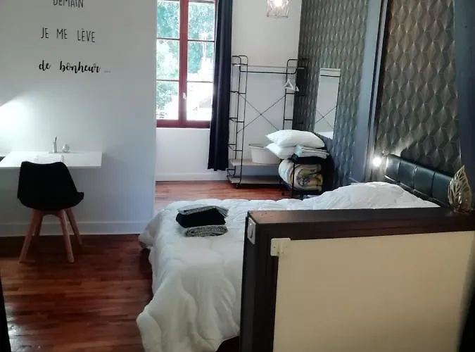 Le Kleber Au Choix Vue Sur Parc Ou Rue Simplicite D'acces, Charme Et Confort Garantis * Troyes