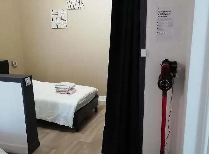 Le Kleber Au Choix Vue Sur Parc Ou Rue Simplicite D'acces, Charme Et Confort Garantis Apartamento Troyes