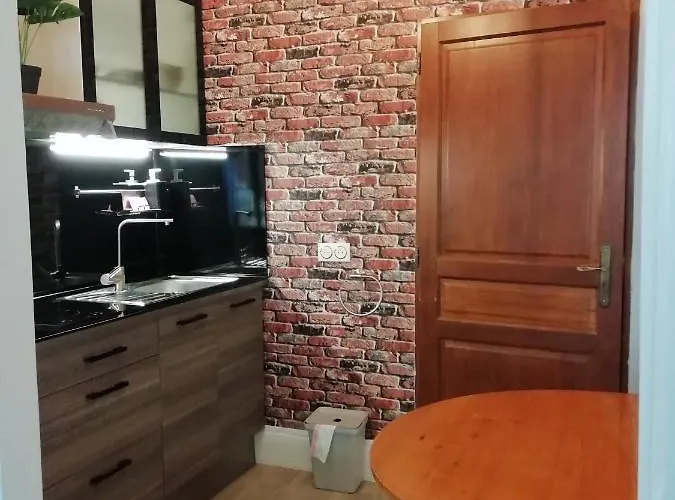 Le Kleber Au Choix Vue Sur Parc Ou Rue Simplicite D'acces, Charme Et Confort Garantis Troyes